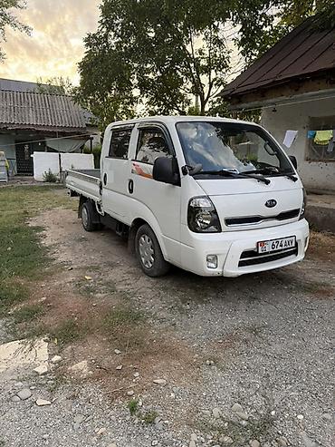 химия авто: Kia Bongo III двурядная кабина, бортовой малотоннажный грузовик. Год — 1
