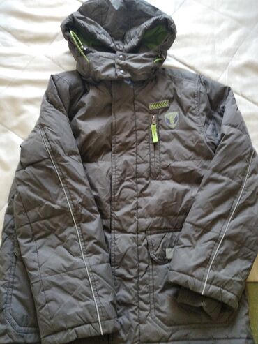 зимняя детская куртка: Продаю деми куртку на мальчика подростка. длина куртки 59 см. длина