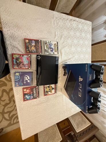 PS3 (Sony PlayStation 3): PS 3, içində 30 oyun,əlavə 6 disk və iki ədəd pultəla