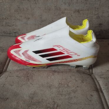 Krasofkalar və idman ayaqqabıları: Adidas F50 butsi Yep yenidir razmer böyük olduğundan satılır 41