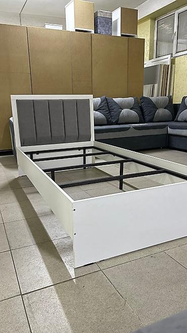 Односпальные кровати: Кровати размер200×90см каркас железный, круговой ПВХ. Матрац — 22