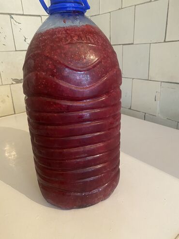 Другие продукты питания: Свежая малина с сахаром