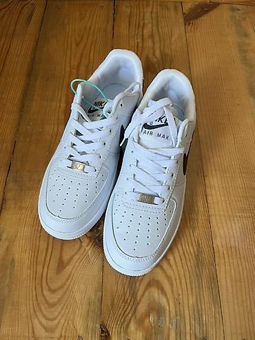 nike air force 1: Nike Air Force 1 Low, ağ rəng. - Üst hissə: hamar dəri material — 1