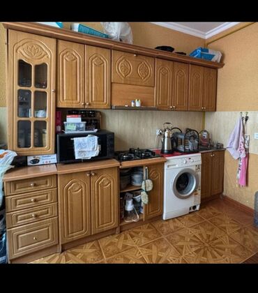 Divanlar: Metbex mebeli 280 azn Qaz, aspirator pilte, moyka üstünde verilir