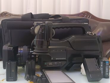 sony camera: Peşəkar istifadə üçün nəzərdə tutulmuş bu video kamera yüksək