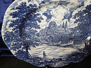 Ostali antikviteti: Engleski oval za serviranje Crown Ducal iz 70ih.god. Engleski oval — 4