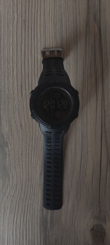 продаю наручные часы: Продаю водонепроницаемый skmei часы состояние хорошее за 700 сом торг