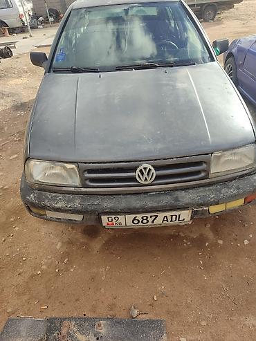 Volkswagen Vento: 1995 г., Седан