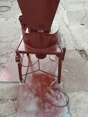Другая автоэлектроника: Продаю универсальную дробилку цена 23.500 тысяч сом — 2