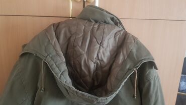 зимние куртки в бишкеке: Куртка 2XL (EU 44), цвет - Зеленый