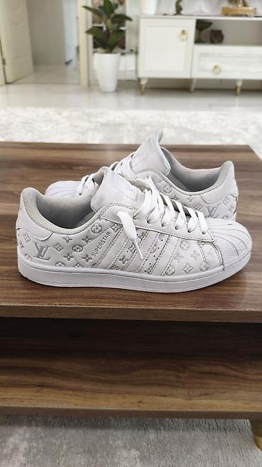vazol star: Adidas super star 40 azn alınıb 3 4 defe geyinilib razmer uygun — 3
