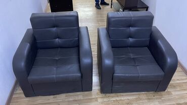 продаю или меняю на автомат: Ассалом алекум Туугандар Офис те турган комплект дивана состояние ота