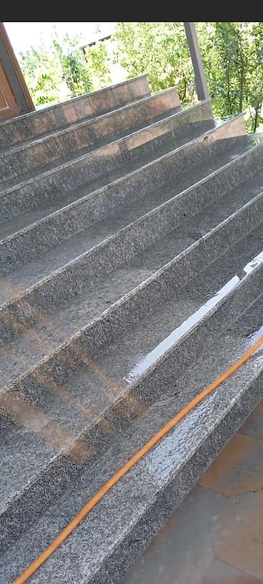 Лестницы из гранита, мрамора: Лестница из гранита, мрамора Для дома, Форма лестницы: Прямая, Стиль: Классический — 1