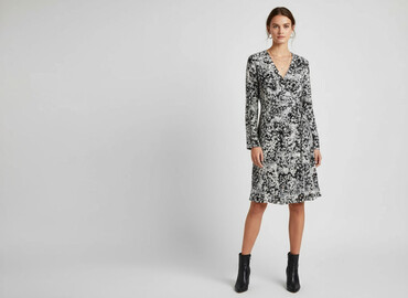 czerwona satynowa sukienka h m: H&M, Women`s dress, size S