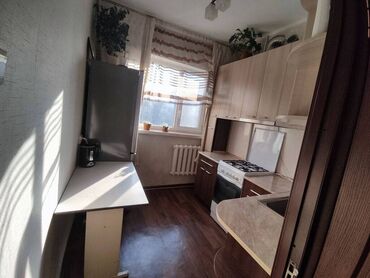 сдаю квартиру в 10 мкр: 2 комнаты, 47 м², 105 серия, 4 этаж, Косметический ремонт