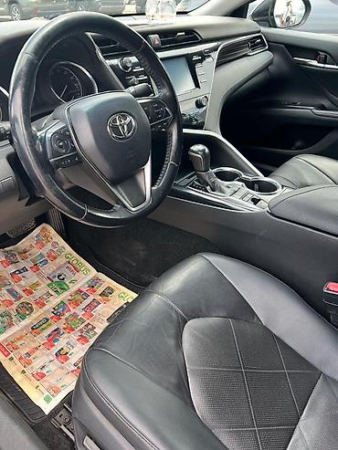 Продажа авто: Toyota Camry: 2018 г., Гибрид, Седан — 8