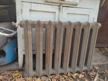 повар на дому: Продаю чугунную батарею