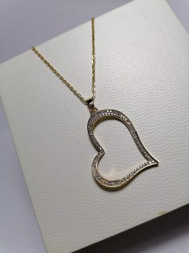 Ogrlice: Nakit, hiruški čelik
Cena 1100din — 10