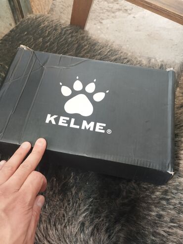 футбольные бутсы бишкек: Продаю сороконожки Kelme оригинал размер 39 цена окончательная 3