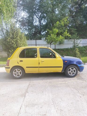 продаю машин: Nissan March: 1999 г., 1 л, Автомат, Бензин, Седан