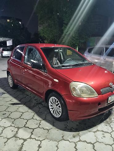 мерседес т 1: Toyota Yaris: 2000 г., 1.3 л, Кол менен иштөөчү, Бензин, Хетчбек — 1