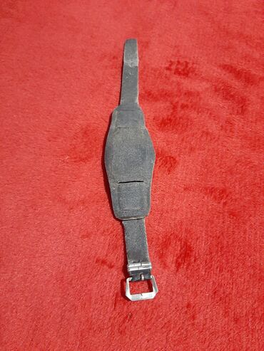 Ručni satovi: Stari sat ispravan tacno radi neznam koja je marka u pitanju nepise u — 7