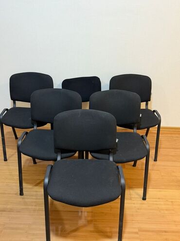 Ofis dəst mebeli: Mebel dəsti - Dar, hündür dolab: bir qapılı, korpus ağ, ön panel — 10