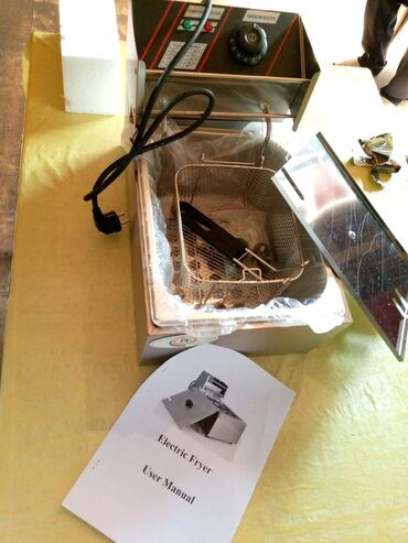 Digər restoran, kafe avadanlığı: Kafe və fast-food üçün avadanlıq dəsti Tərkib: - Şüşəli soyuducu — 2