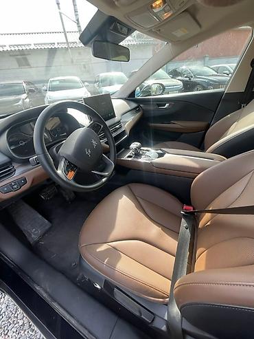 Другие автомобили: Электромобиль Hongqi E-QM5 (седан, черный) Ключевые особенности: - — 11