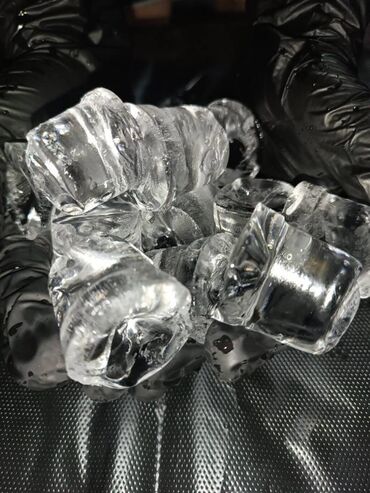 продаю свежую рыбу: ЛЁД ПИЩЕВОЙ . Развозим лёд ежедневно по всему городу, бесплатная