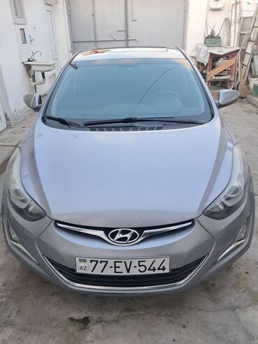 qizil gumus: Hyundai Elantra: 1.8 l | 2014 il Sedan