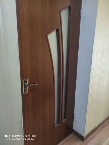дверь купить: Входная дверь, Металл, цвет - Белый, Б/у, 2 * 1, Самовывоз