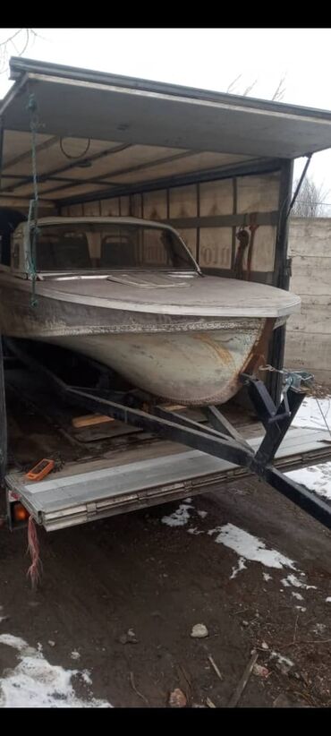 Продам лодку амур находится в Чолпон-Ате без двигателя и без прицепа