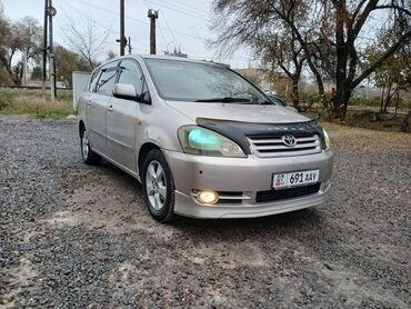 Toyota: Toyota Ipsum: 2002 г., 2.4 л, Автомат, Бензин, Минивэн