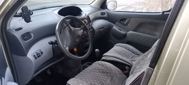 Toyota: Toyota Yaris Verso: 2000 г., 1.5 л, Механика, Бензин, Кроссовер — 6