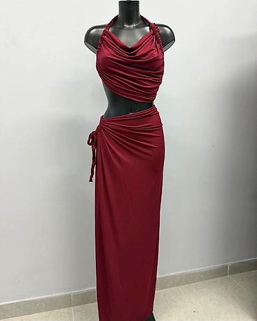 suknje til: Komplet duga suknja i crop top sa drapiranjem i otvorima. - Duga — 2