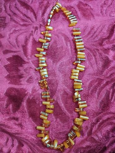 boyun bagi: Bal rəngli muncuq boyunbağı - Material: oval və silindrik formalı — 1