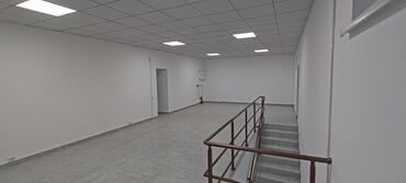 квартира сум: Сдается помещение в аренду, г.Балыкчы 2х этажный, 120 квадратных
