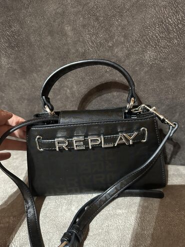 zara crni kombinezon: Elegant purse, Replay, Material: Leather