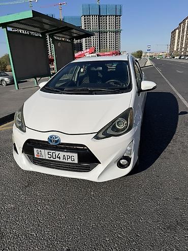 hilux syrf: Toyota Prius C: 2016 г., 1.5 л, Автомат, Гибрид, Хэтчбэк — 5