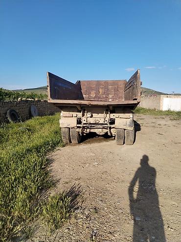 ford yuk: KAMAZ 6x4 dumpper yük maşını - Marka/model: KAMAZ (önü qaldırıla — 6