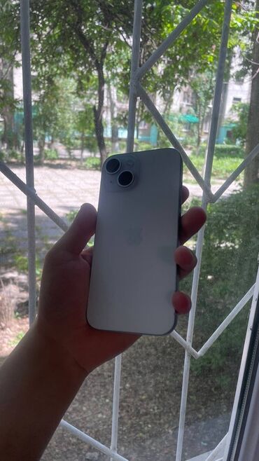 Apple iPhone: IPhone 15, Б/у, 128 ГБ, White Titanium, 95 %