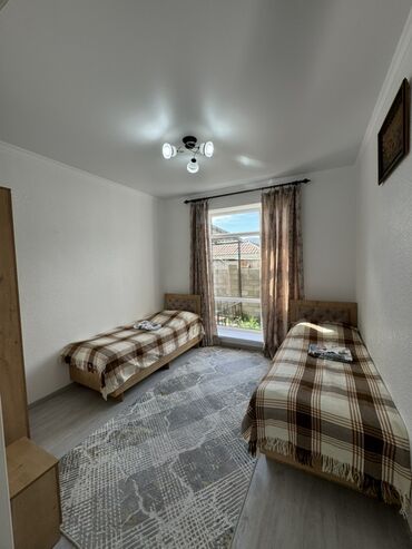 Долгосрочная аренда квартир: 3 комнаты, Собственник — 8