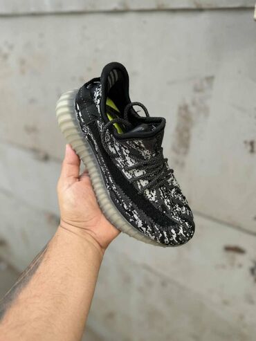 Patike: Adidas Yeezy dečije patike

Novo
Brojevi 31 do 36

fb Moje Krpice 1 — 5