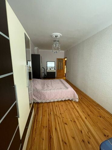 Uzunmüddətli kirayə mənzillər: Kirayə mənzil – Nərimanov metrosuna yaxın. Heydər Əliyev Mərkəzinin — 4