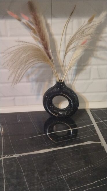 Vazalar: Bir vaza — 7