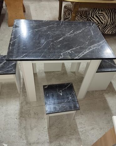 masa və oturacaq dəstləri: Tahirə xanım . Yeni model,mətbəxtcin 4 ədəd taburetkasi ve masasi 120
