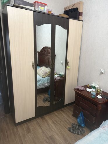 шиванер: Продаю 2 шифоньера б/у в хорошем состоянии. 6000. Сом. И 5000 сом