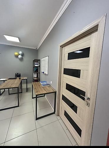 Аренда офисов: Аренда офисов, 30 м², В жилом комплексе, С оборудованием, С отдельным входом, С системой безопасности — 2