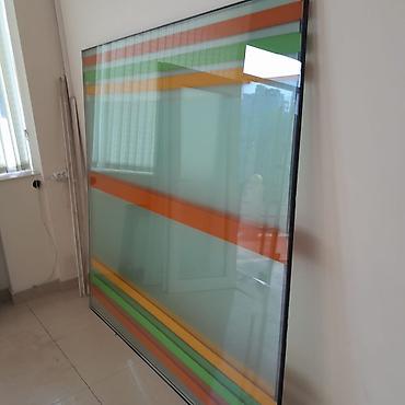 Şüşə dekor panel – rəngli zolaqlı - Material: möhkəm şüşə panel -